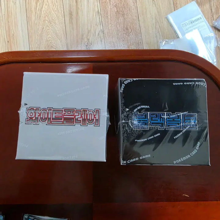 [BUNJANG] Black Bolt + White Flare Box Set / 블랙볼트 + 화이트플레어 박스 세트로 판매합니다