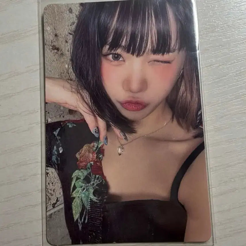 [BUNJANG] LE SSERAFIM ANTIFRAGILE Kim Chaewon Photocard / 르세라핌 안티프레자일 김채원 포카