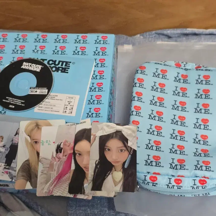 [BUNJANG] ILLIT x Ashley Williams Pouch, Photocard, CD Bundle Set / 아일릿X애슐리윌리엄스 파우치 낫큐트애니모어 아이하트미  포카 CD