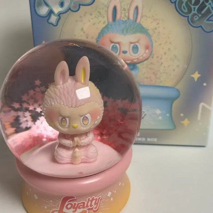 [BUNJANG] Pop Mart Labubu Water Crystal Ball Snow Globe (Loyalty) / 팝마트 라부부 워터 크리스탈볼 스노우볼 (충성)