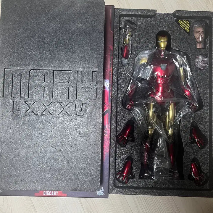 [BUNJANG] Hot Toys Iron Man Mark 85 / 핫토이 아이언맨 마크 85