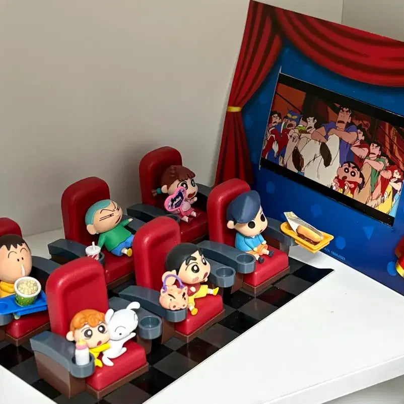 [BUNJANG] Crayon Shin-chan Cinema Diorama Figure Set / (단순전시)짱구 영화관 시네마 피규어 리멘트 일괄 판매 디오라마