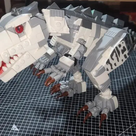 [BUNJANG] LEGO Compatible Blocks Jurassic World Indominus Rex (Pre-Assembled) / 레고호환블럭 쥬라기월드 인도미누스 렉스 가조립