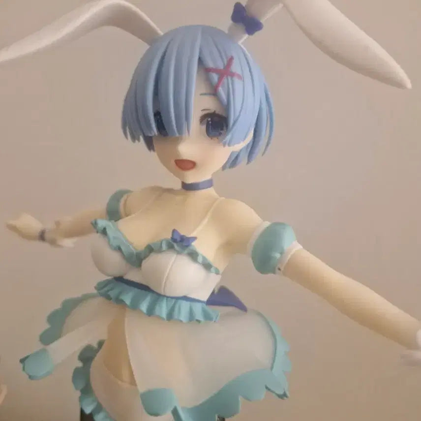 [BUNJANG] Re:Zero Rem Bunny Girl Figure &amp; Stray Cat Overrun Figure Bundle Set / (일괄)리제로 렘 피규어 바니걸 고전 미소녀 피규어 처분 길잃은 고양이 오버런