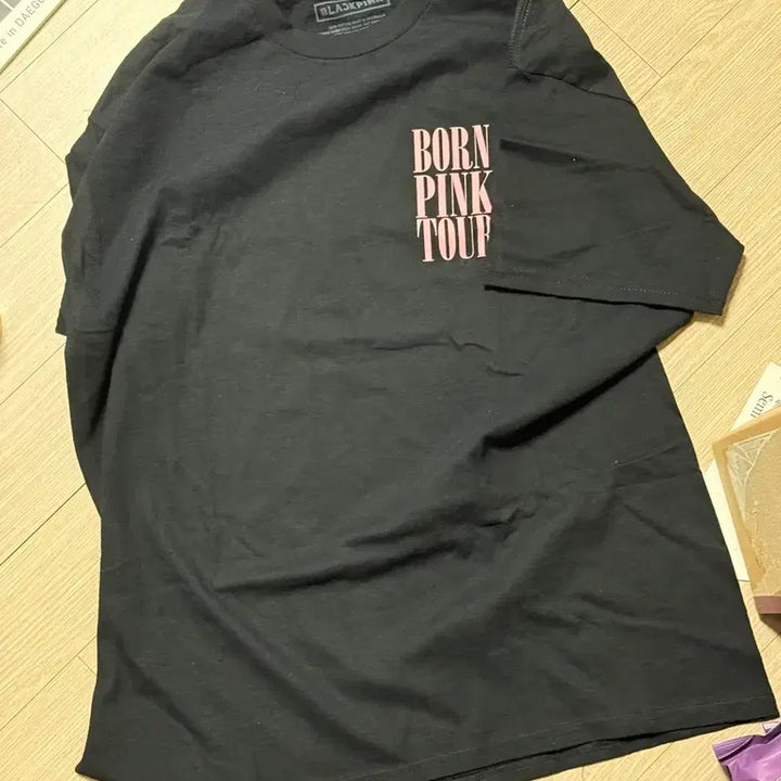 [BUNJANG] BLACKPINK Born Pink Tour 2022 Short Sleeve T-Shirt Black / 블랙핑크 본 핑크 투어 2022 반팔 티셔츠 블랙