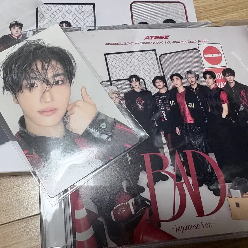 [BUNJANG] ATEEZ Tower Records Japan Edition Photocard + Unsealed CD / 에이티즈 타워레코드 일본판 포카+개봉CD판