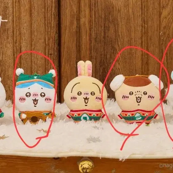 [BUNJANG] Chiikawa (Cheekawa) "Monchiwa" Seven-Eleven Limited Christmas Lottery D Prize Hachiwari Plush / 치이카와 먼작귀 세븐일레븐 애니마이 크리스마스 쿠지 D상 하치와레