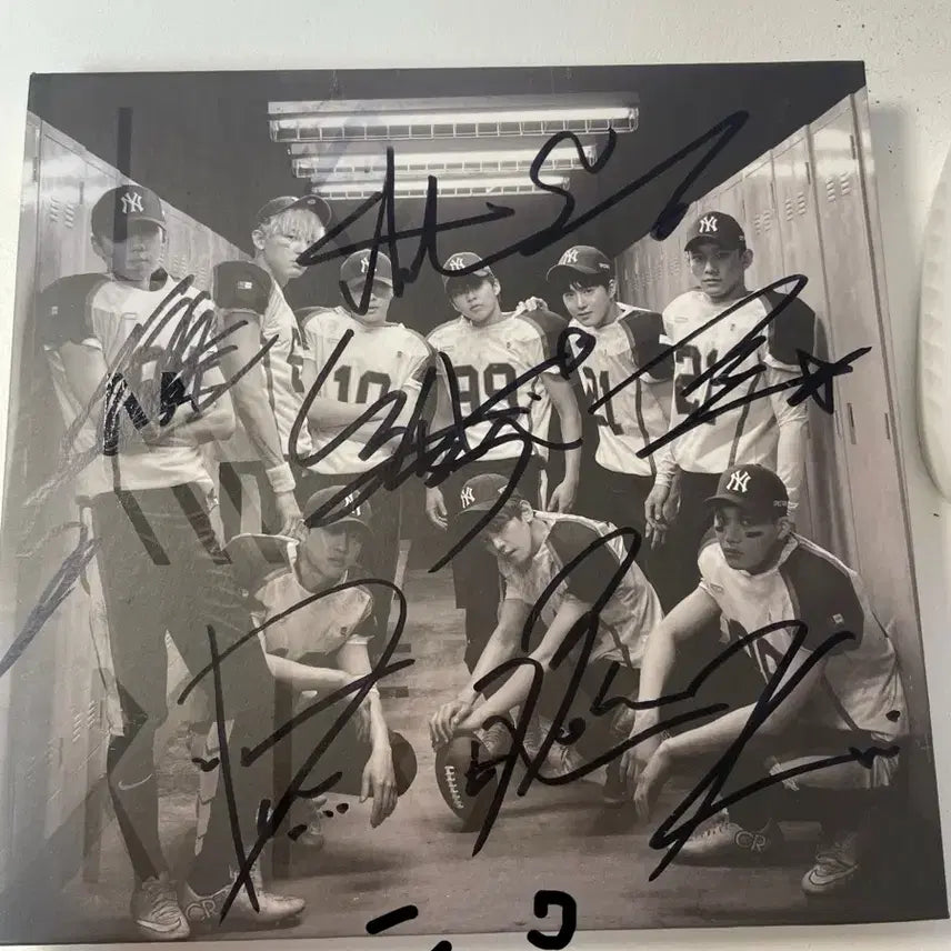 [BUNJANG] EXO Love Me Right Signed Album / [비*매 친필싸인] 엑소 LOVE ME RIGHT 싸인 앨범