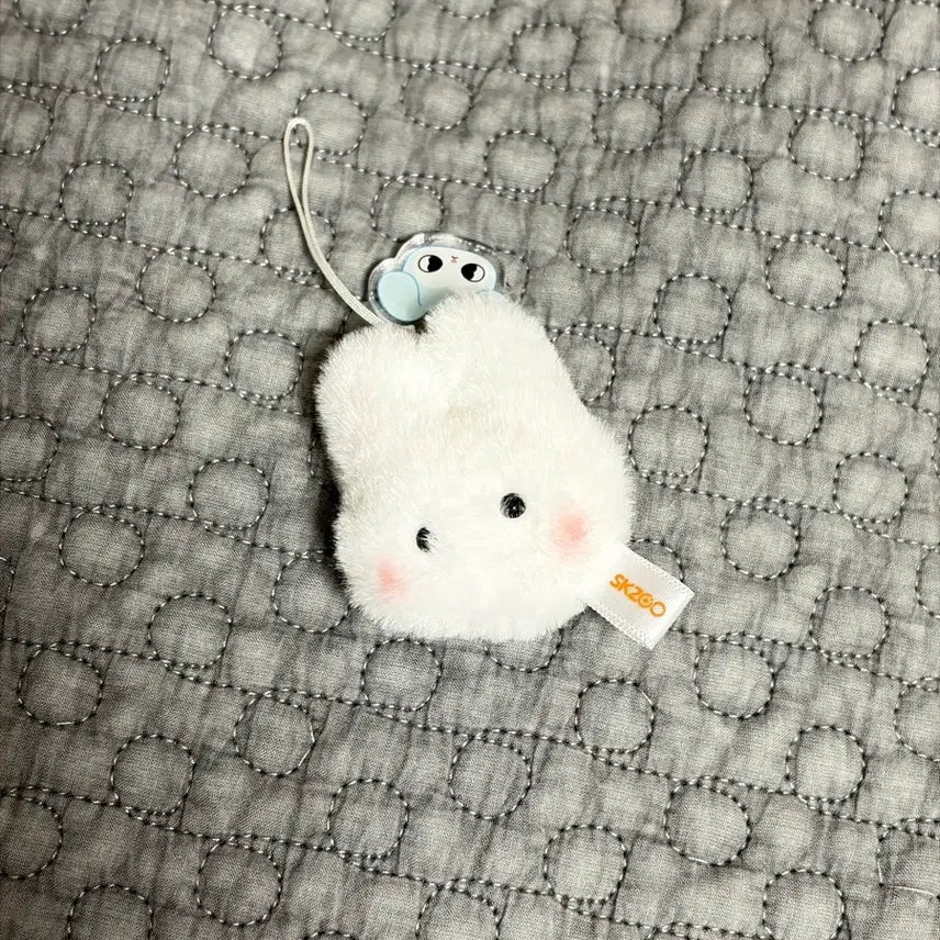[BUNJANG] Stray Kids Run Away Concert Exclusive Gift Perfume Ppfim Fan Ribbit Pom Pom Keyring / 스키즈 런잇 콘서트 입장 기프트 퍼핌 부채 리빗 폼폼키링 양도합니다