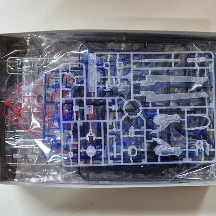 [BUNJANG] Bandai HG Gundam SEED Freedom Rising Freedom Gundam Clear Color Limited Edition / 반다이 [HG] 건담시드 프리덤 라이징 프리덤 건담 (클리어 컬러) 한정판