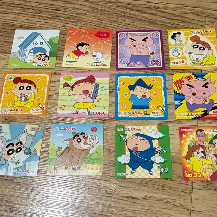 [BUNJANG] Crayon Shin-chan 2006-2008 Classic Choco-Bee Sticker Set (12 Types) / 짱구 2006~2008 고전 초코비씰 스티커 12종