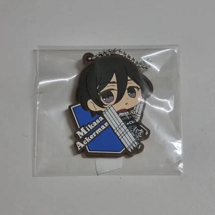 [BUNJANG] Attack on Titan Mikasa Ackerman Rubber Strap Keychain / 진격의 거인 진격거 미카사 아커만 러버스트랩 키링 굿즈