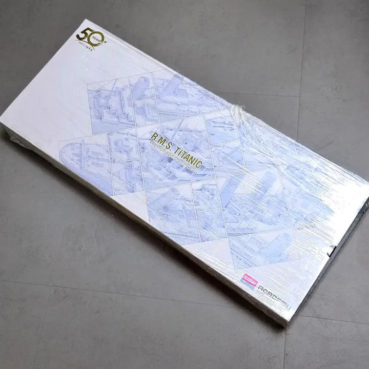 [BUNJANG] Academy Science Titanic 50th Anniversary LED Limited Edition 1/400 Scale Plastic Model Kit / 1/400 아카데미과학 타이타닉 50주년 LED 한정판 프라모델