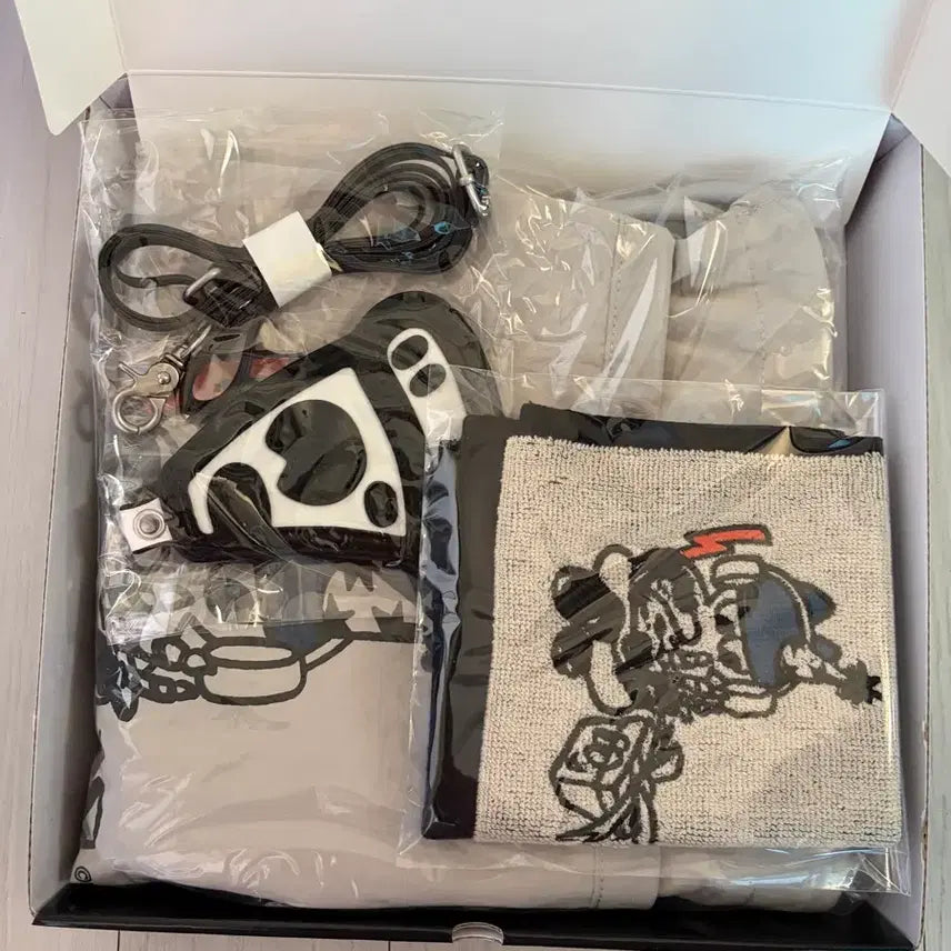 [BUNJANG] WOODZ 2025 PIZZA LUV CLUB KIT / [2025 WOODZ DAY] PIZZA LUV CLUB KIT 우즈 WOODZ