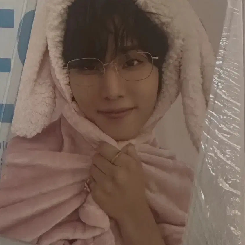 [BUNJANG] DAY6 Young K YOUNGEST Rabbit Blanket POB Glasses Ver. / 데이식스 영케이 YOUNGEST 위드뮤 토끼 담요 미공포 안경ver 양도