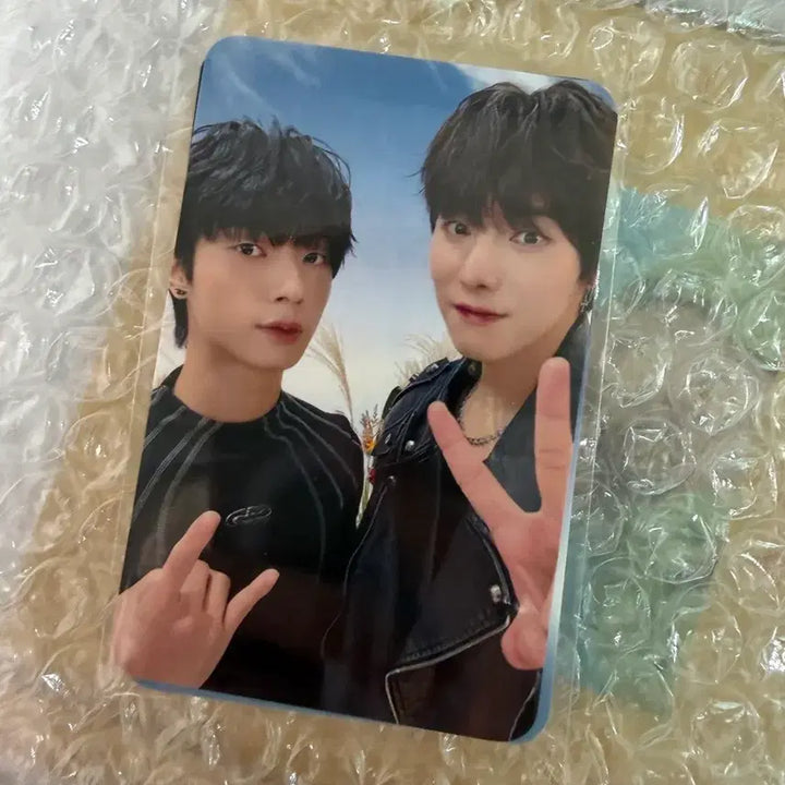 [BUNJANG] ONEWE Onewal Entry Photocard + Postcard Set / 원위 오뉴블 입장포카 + 엽서