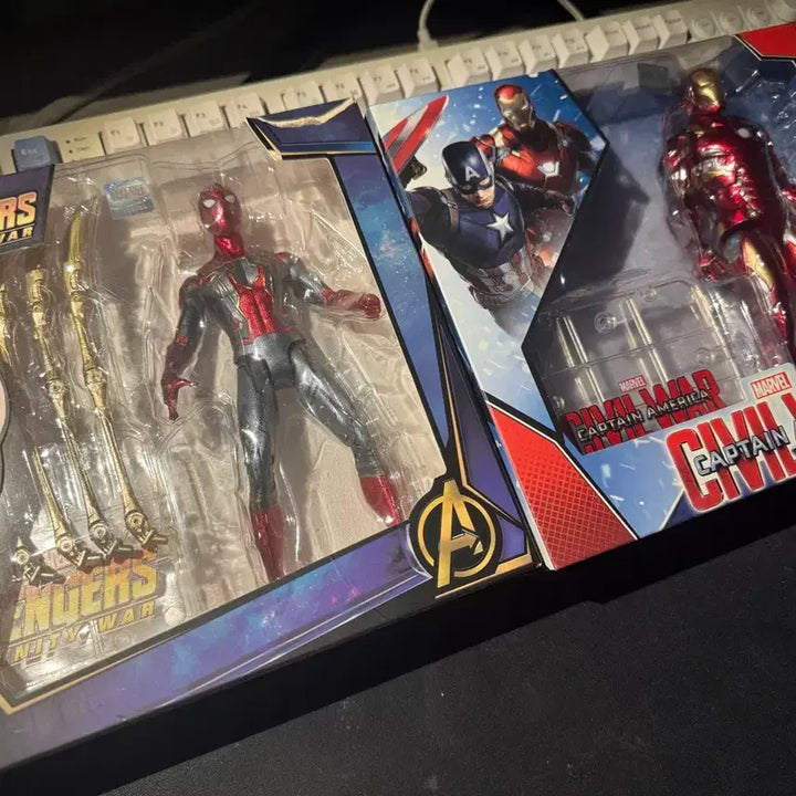 [BUNJANG] Avengers Infinity War Spider-Man &amp; Iron Man Figures Bundle Set (Sealed) / 어벤져스 피규어 일괄