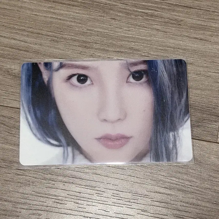 [BUNJANG] IU Love Poem Uaena Photocard / 아이유 러브포엠 유애나 포카