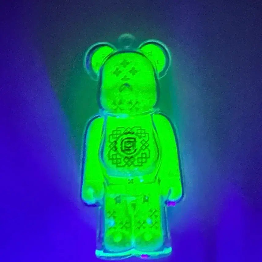 [BUNJANG] Bearbrick Super Secret Clot (Glossy) 36th Edition / 베어브릭 슈퍼시크릿 판매합니다