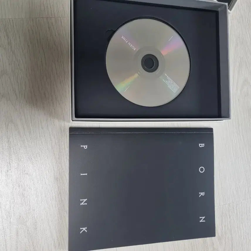 [BUNJANG] BLACKPINK Born Pink Limited Edition Autographed Album / 블랙핑크 BORN PINK 초도 한정 친필 사인 앨범