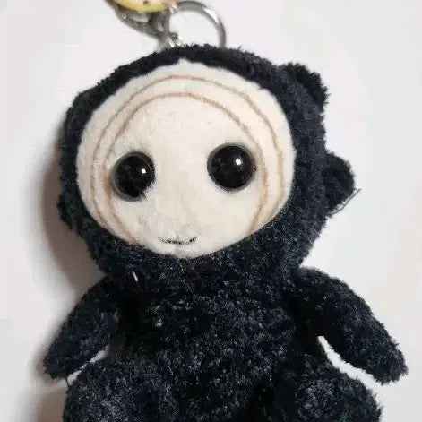 [BUNJANG] Kkeomeoksali Plush Keychain Doll / 꺼먹살이 키링 인형