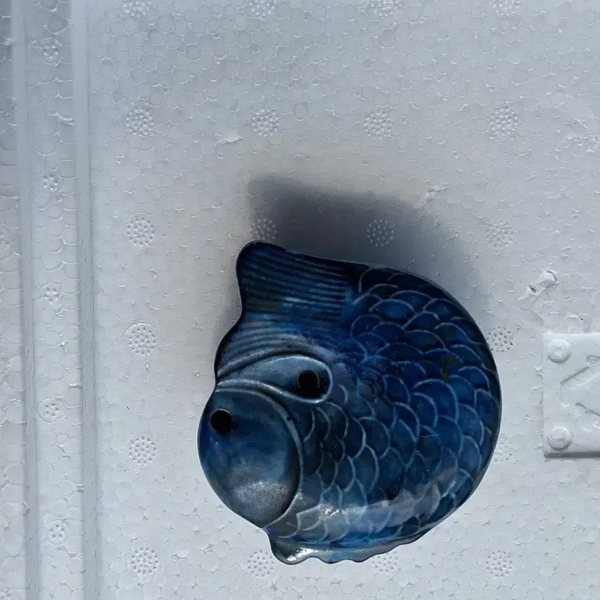 [BUNJANG] Blue Porcelain Fish Ornament / 청화연적