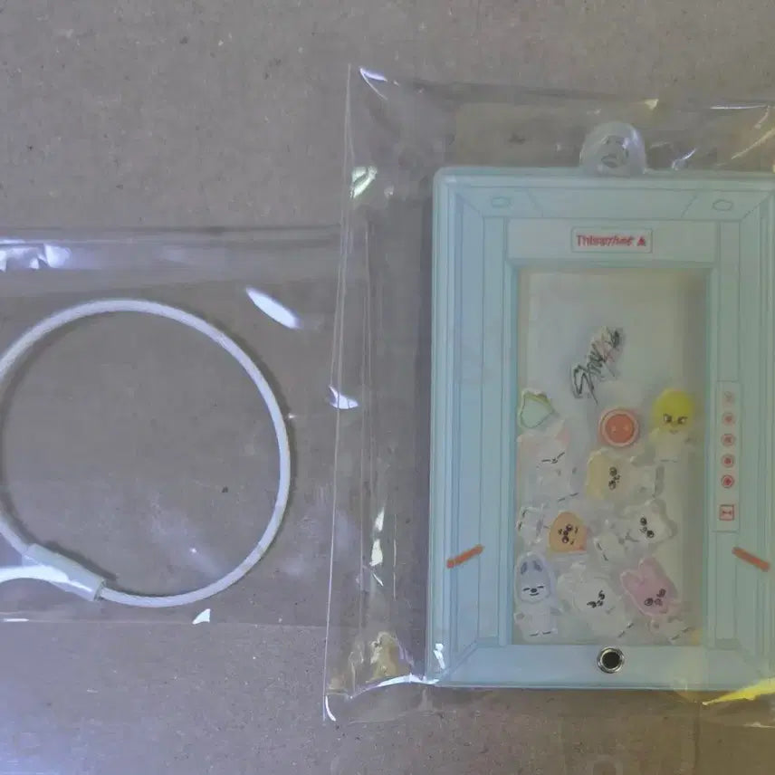 [BUNJANG] Stray Kids SKZ THIS&amp;THAT DIY Shaker Keyring Set with Photocard Holder and Cup / SKZ THIS&amp;THAT POP UP DIY SHAKER KEYRING set