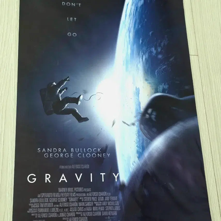 [BUNJANG] Gravity 2018 IMAX Original Release Poster (A3) / [2018초희귀한정판]영화 그래비티 아이맥스 2018 원개봉 오리지널 포스터(A3)