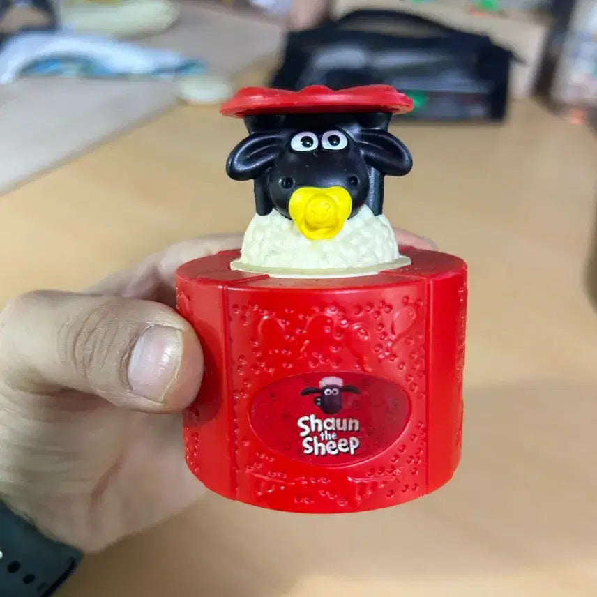 [BUNJANG] Shaun the Sheep Red Sports Toy / Shaun the Sheep 빨간색 장난감