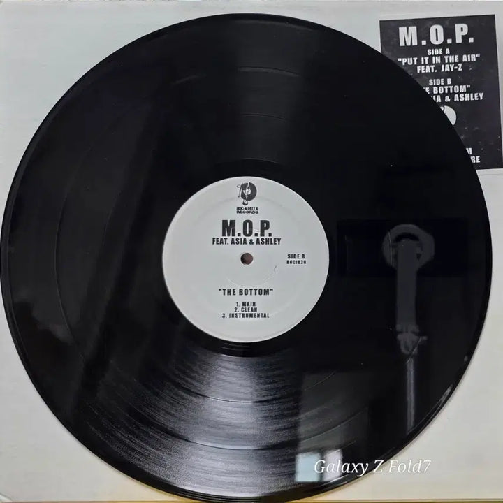 [BUNJANG] M.O.P. "Put It In The Air" / "The Bottom" 12" Vinyl Single Hip Hop Record / BA-695. M.O.P. 12인치 싱글 앨범 힙합 레코드