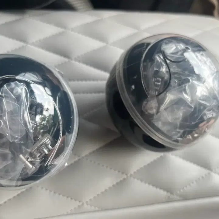 [BUNJANG] Attack on Titan 3D Maneuver Gear Gacha (Sealed) - Set of 2 / 미개봉) 진격의거인 진격거 입체기동가챠 현물