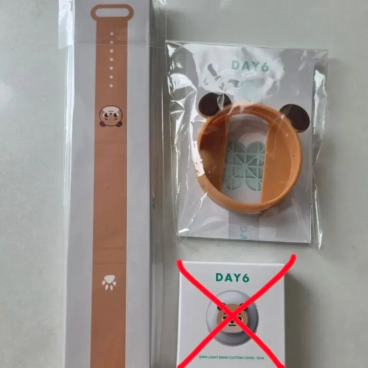 [BUNJANG] DAY6 Made Watch Denimals Ring Cover + Strap Bundle Set / (미사용) 데이식스 마데워치 데니멀즈 데멀 돈 링커버 + 스트랩 일괄