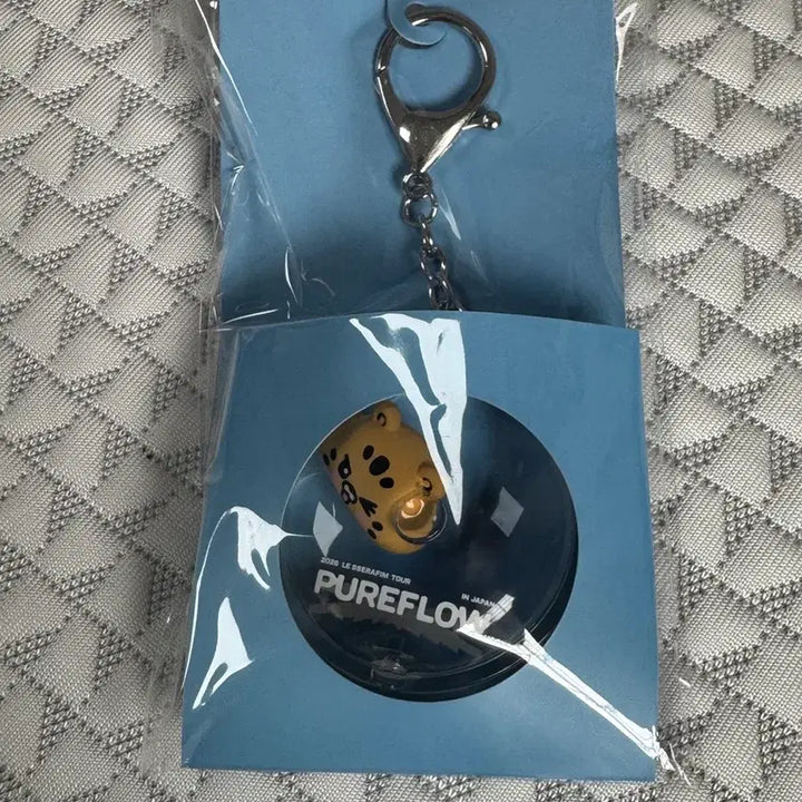 [BUNJANG] LE SSERAFIM PUREFLOW Japan MD Floating Keyring Chaewon / 르세라핌 PUREFLOW 일본MD 플로팅키링 김채원