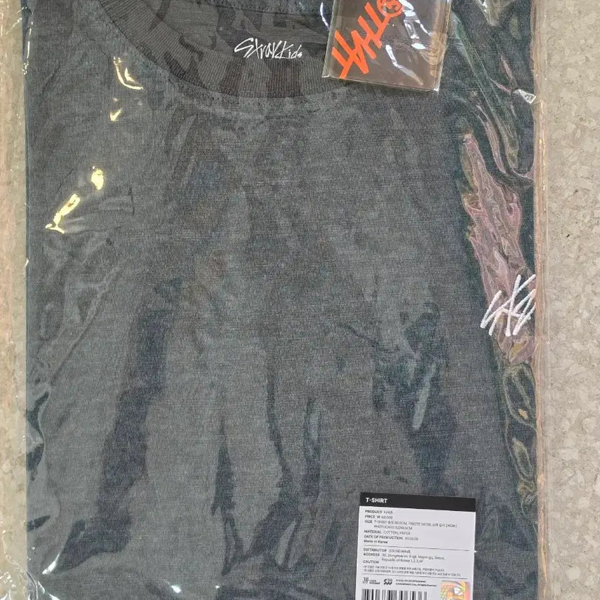 [BUNJANG] Stray Kids DESSERT T-Shirt (Photocard Included) / (포카포함) 스트레이키즈 디스앤뎃 팝업 반팔티