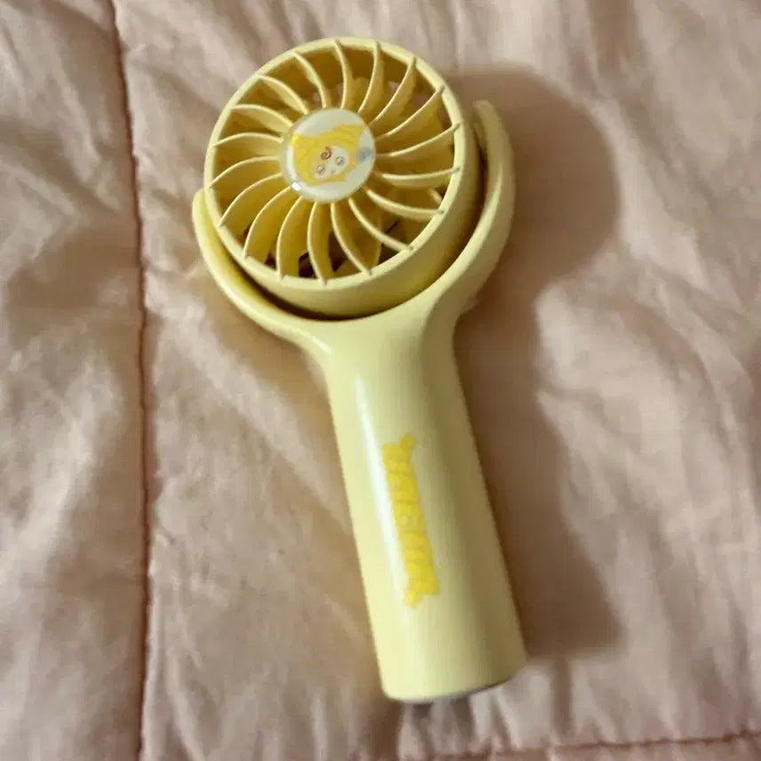 [BUNJANG] IU Fanmeeting Bysummer Cooling Cushion Fan Gift / 아이유 팬미팅 바이썸머 선풍기 쿨링방석 입장선물