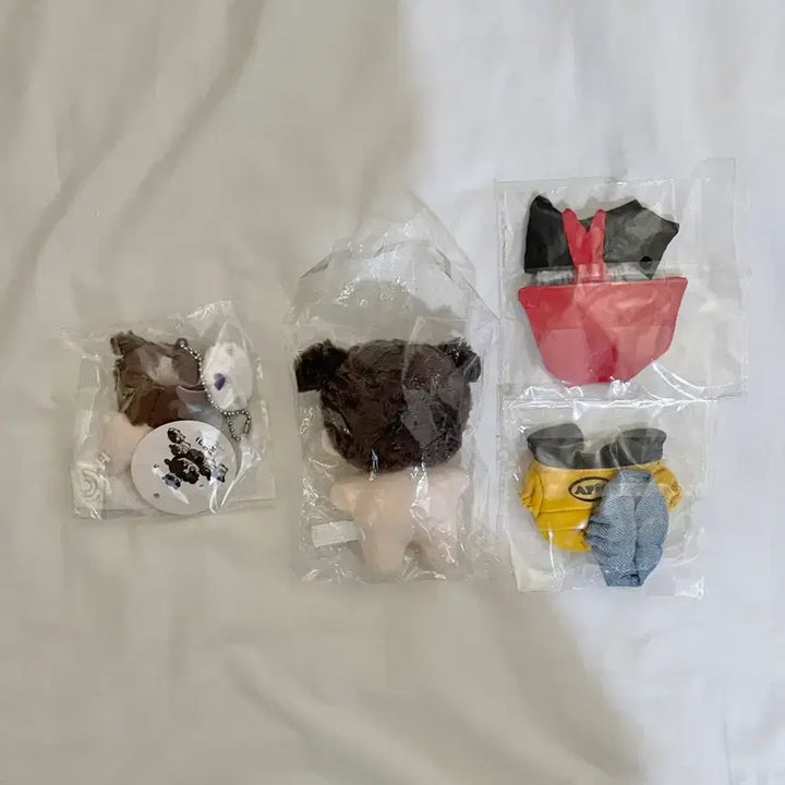 [BUNJANG] Jungkook "Jolly-Ddugi" &amp; "Kkuk-Ddugi" 7cm/10cm Dolls with "Euphoria" Outfit Bundle / 정국 인형 졸려 뚜기 + 꾹뚜기 + 유포리아 옷 방탄 비공굿 jk