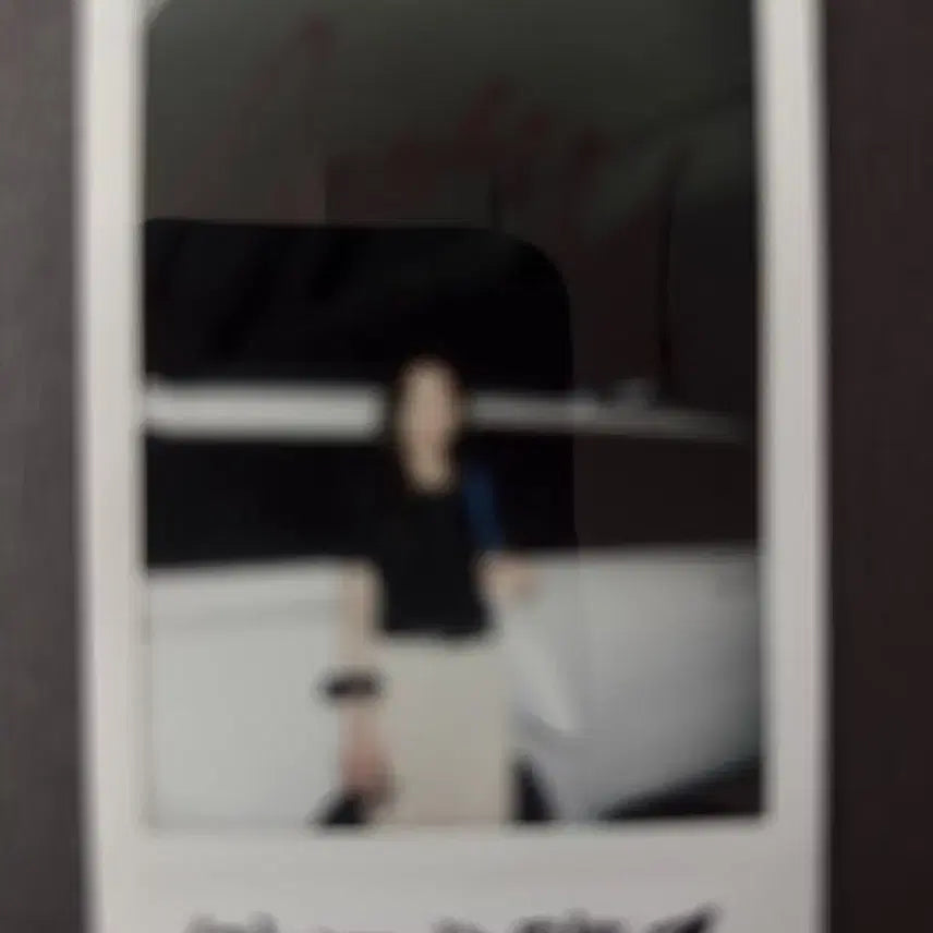 [BUNJANG] Ji Soo-yeon Autographed Polaroid / 지수연 배우 사인 폴라.친필 싸인