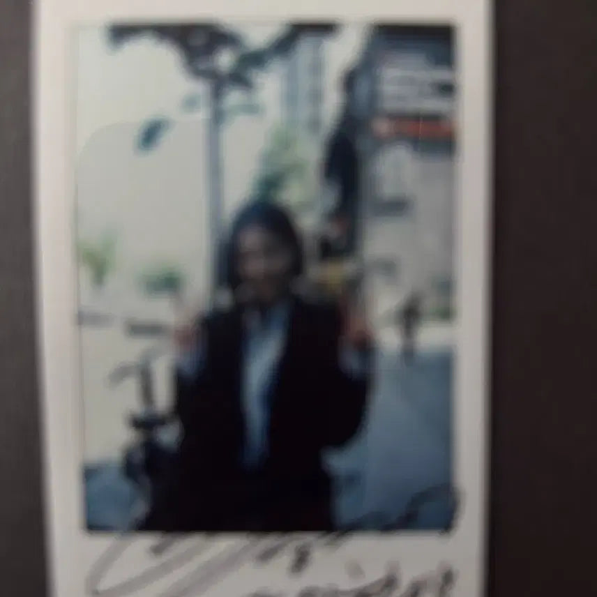 [BUNJANG] Lee Hyun-yi Autographed Polaroids / 모델 이현이 사인 폴라.친필 싸인.골때녀