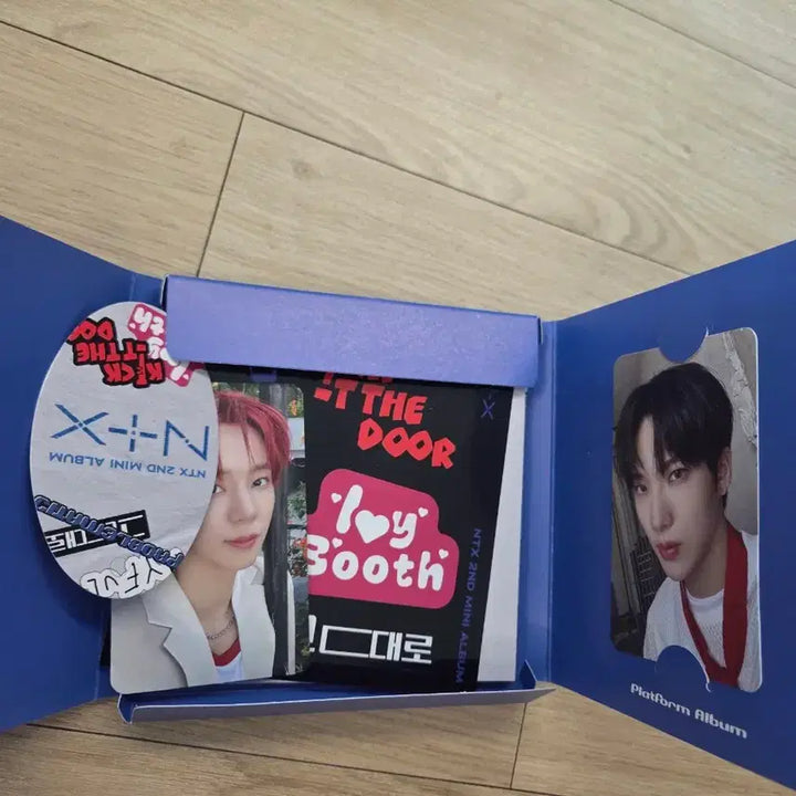 [BUNJANG] NTX Hold X 2nd Mini Album Autographed Photocard / NTX Hold X 엔티엑스 2집 미니 비매앨범 친필싸인 포카 kpop 아이돌