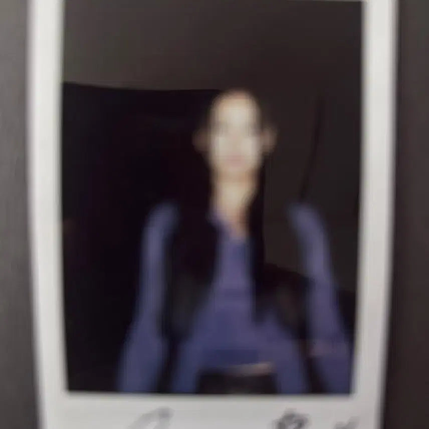 [BUNJANG] Jung Ho-yeon Autographed Polaroids / 정호연 배우 사인 폴라.친필 싸인.호프.오징어게임