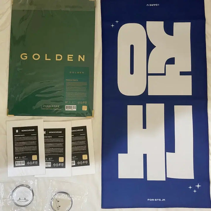 [BUNJANG] BTS Jungkook Golden Exhibition Premium Photo, Monochrome Print, Slogan Bundle Set / 정국 골든 프포 + 모노크롬 인화사진 + 슬로건 아델유 방탄 bts golden 전시회 프리미엄포토