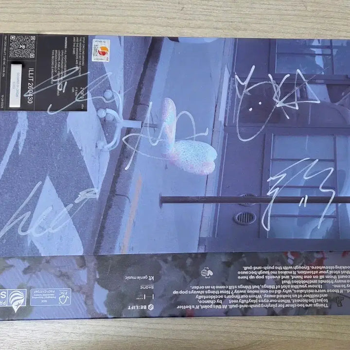 [BUNJANG] ILLIT Mini Album Vol. 4 Autographed Album / 아일릿 미니앨범 4집 친필싸인 앨범 잇츠미 it&