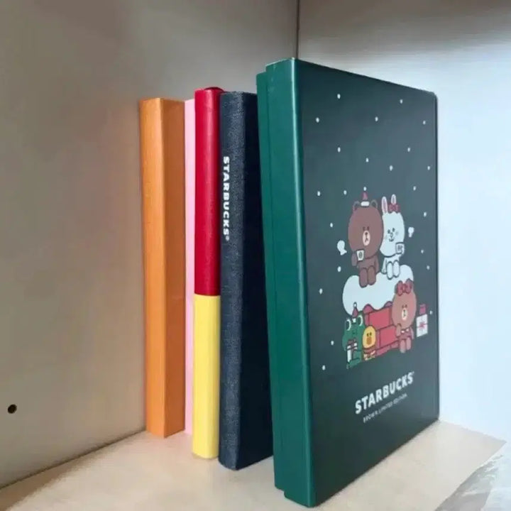 [BUNJANG] LINE FRIENDS x Starbucks 2022 Limited Edition Diary Notebook / [정가이하]라인프렌즈 스타벅스 다이어리2022한정판 노트 스벅MD엠디굿즈