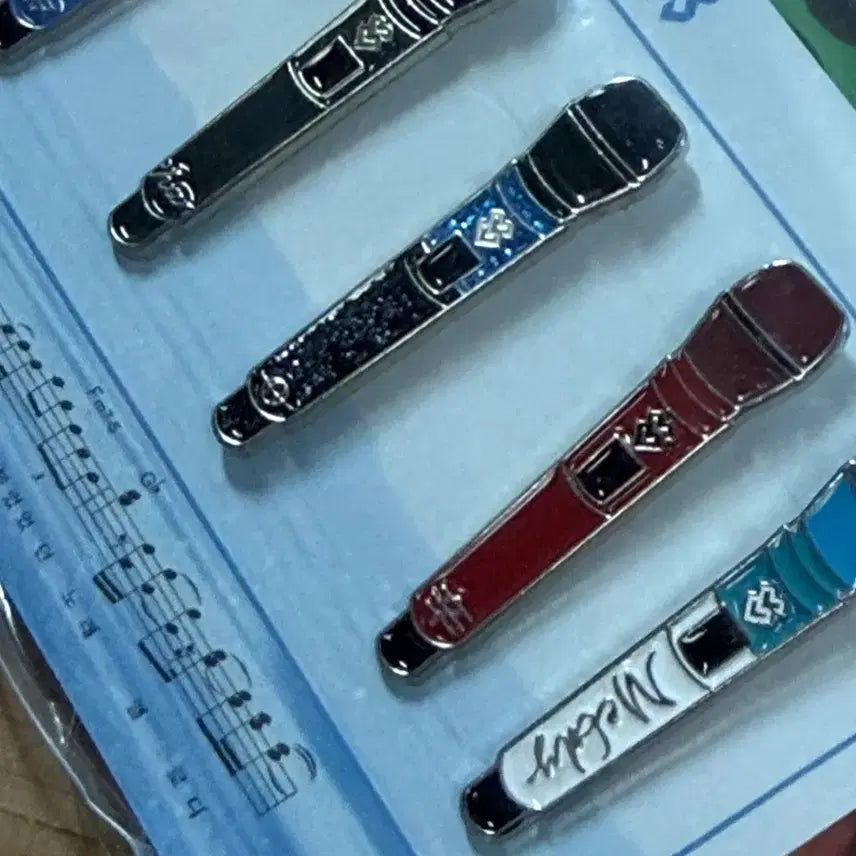 [BUNJANG] BTOB Mic Pin Badge Bundle Set / 비투비 마이크 핀뱃지