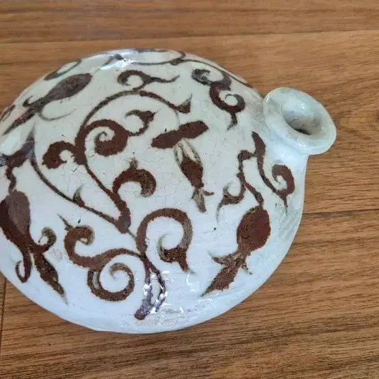 [BUNJANG] Buncheong Ware Celadon Jar with Lotus and Grapevine Design / 분청 연당초문 자라병