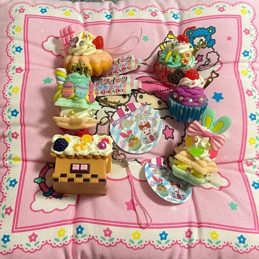 [BUNJANG] Vintage Japanese Gyaru Sweets Dessert Parfait Gachapon Figure Keychain Bundle Set / 일괄) 빈티지 고전 일본 갸루 스위츠 디저트 파르페 가챠 피규어 키링 팔아요