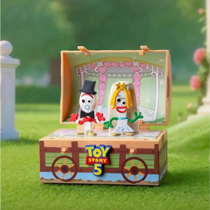 [BUNJANG] Pop Mart Disney Pixar Toy Story 5 Forky &amp; Karen Wedding Figure (Sealed) / 팝마트 디즈니 픽사 토이 스토리5 포키,카렌 웨딩(비닐미개봉상품)