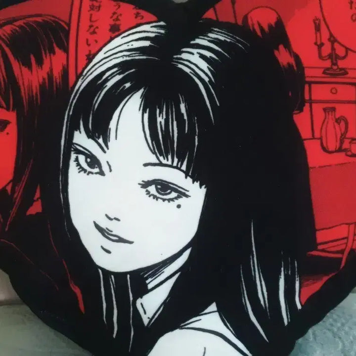 [BUNJANG] Nice Ghost Club x Junji Ito Tomie Cushion / 나이스고스트클럽 이토준지 토미에 쿠션