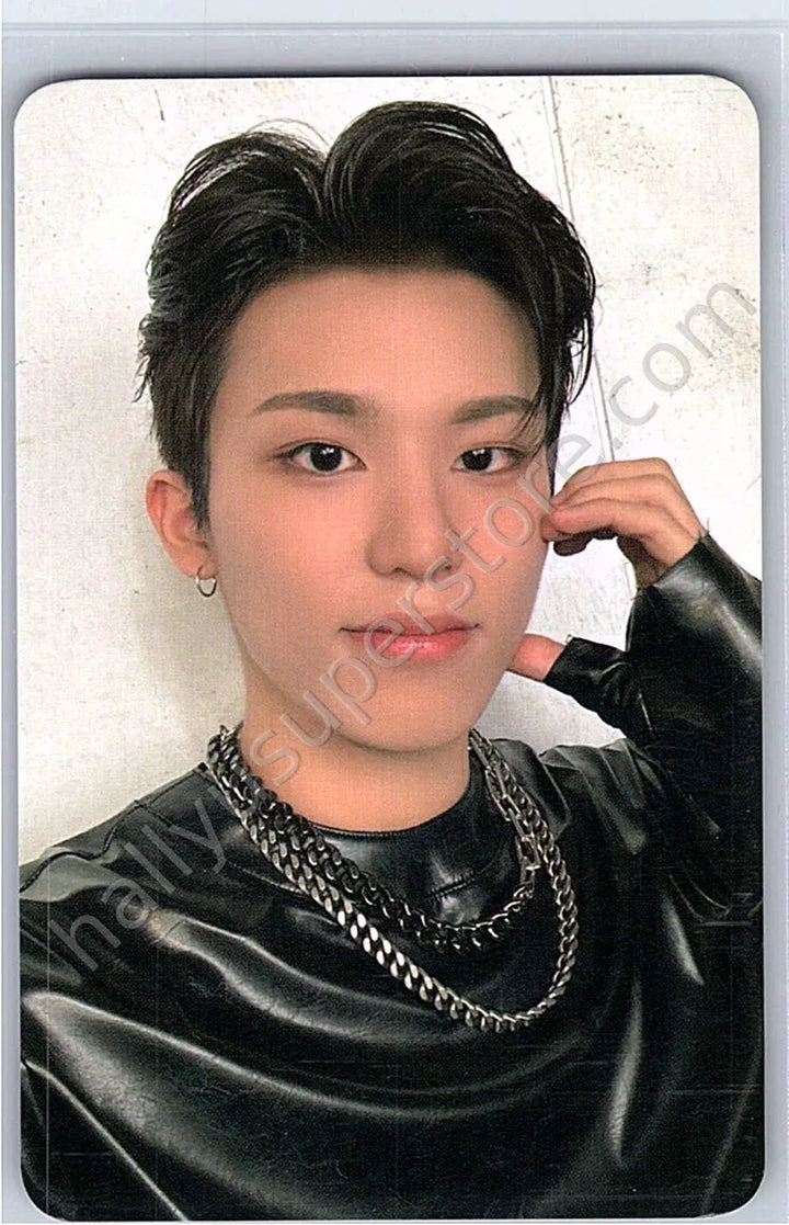 TREASURE - Park Jeongwoo - REBOOT album photocard photobook version selfie version 1