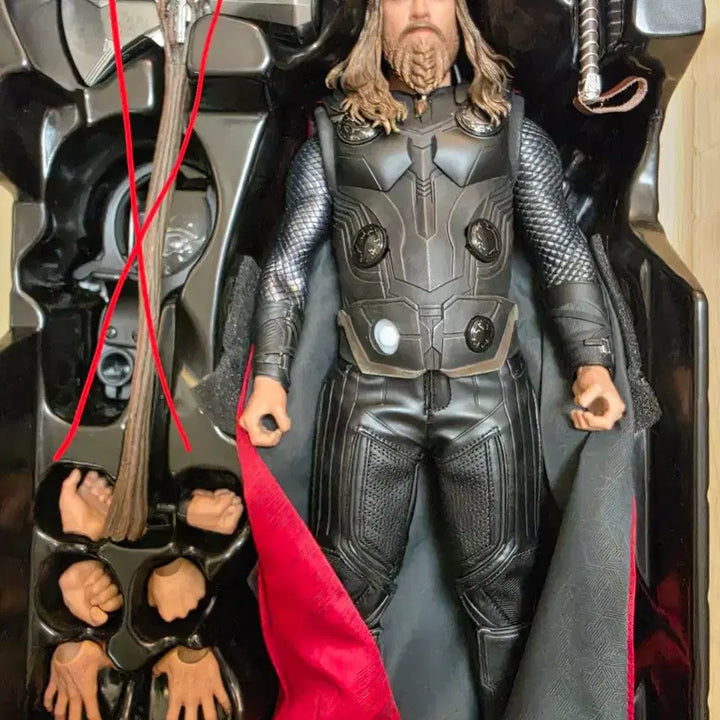 [BUNJANG] Hot Toys Endgame Thor (Damaged) / 핫토이 엔드게임 토르(하자)